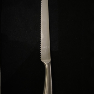 DAO CẮT BÁNH MỲ - 22.5cm