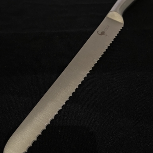 DAO CẮT BÁNH MỲ - 22.5cm